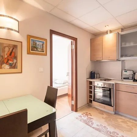 Charming Flat On The Theatre Street Of Lejlighed *