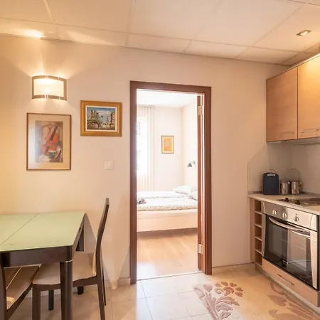 Charming Flat On The Theatre Street Of *