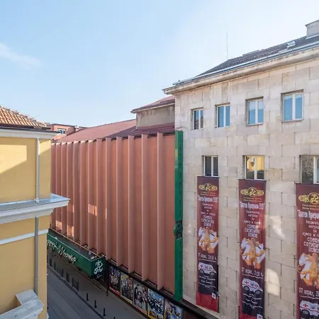 Charming Flat On The Theatre Street Of