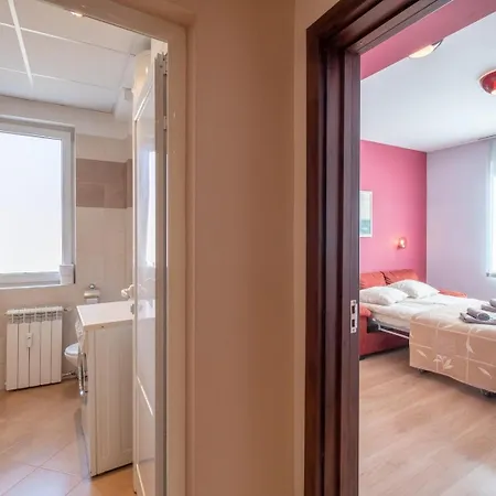 Apartmán Charming Flat On The Theatre Street Of Sofie